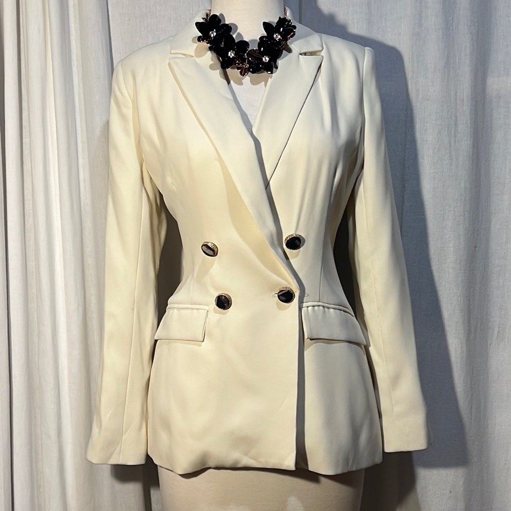 Julie Brown “Violetta” winter white crepe double breasted tuxedo jacket-NWT - Picture 1 of 13